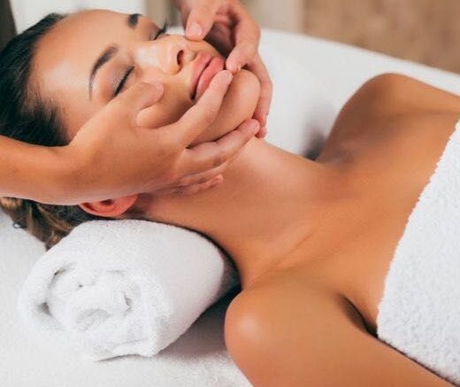 Ultrasonic Exfoliation Facial in Swords